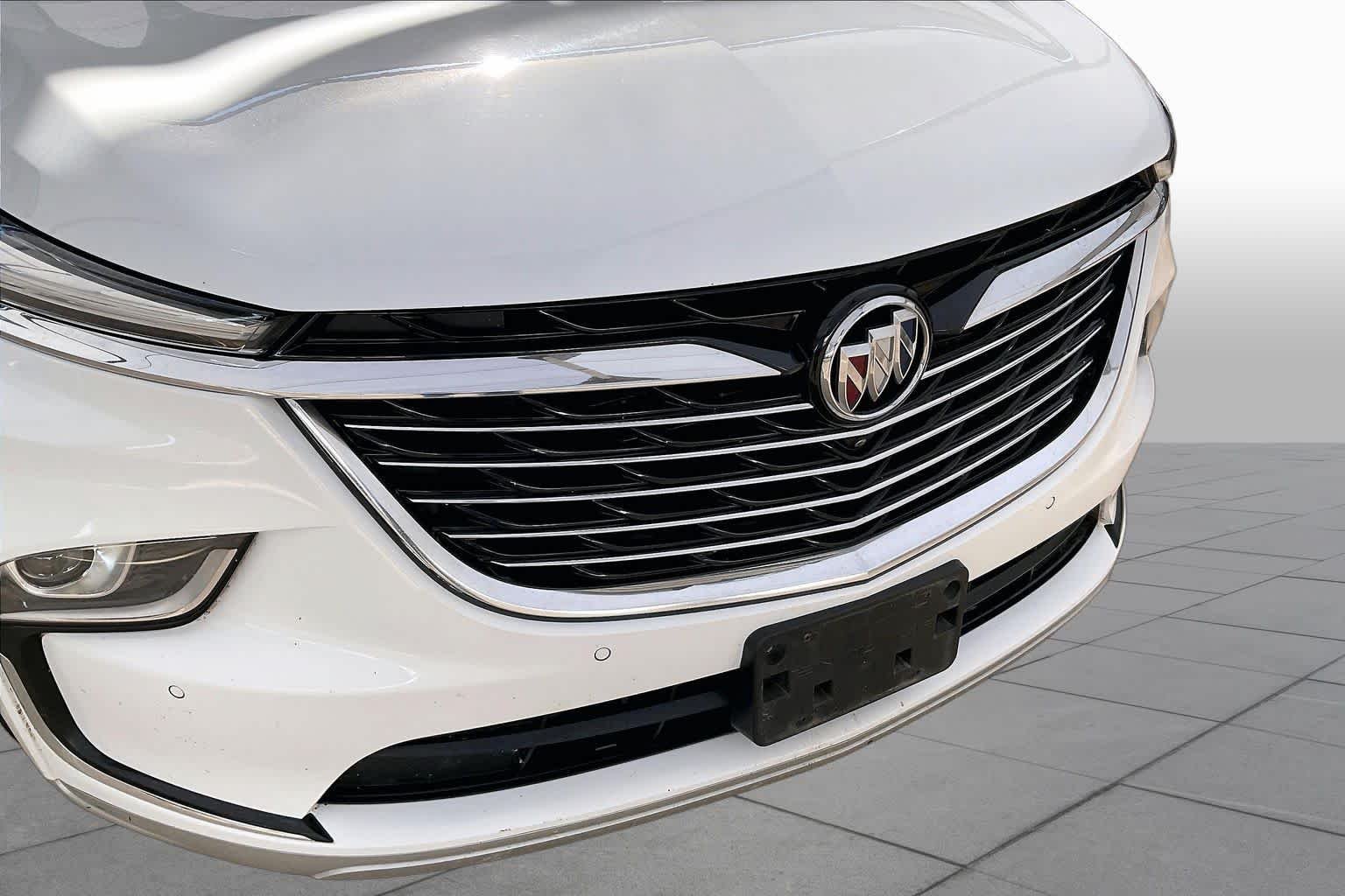 Used 2022 Summit White Buick Premium image 26