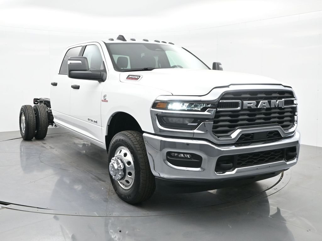 New 2026 Bright White Clearcoat RAM Tradesman image 4