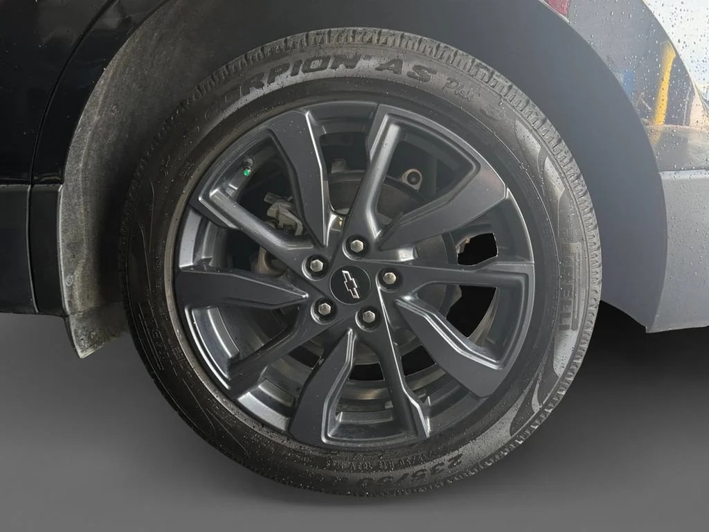 Used 2022 Mosaic Black Metallic Chevrolet RS image 16