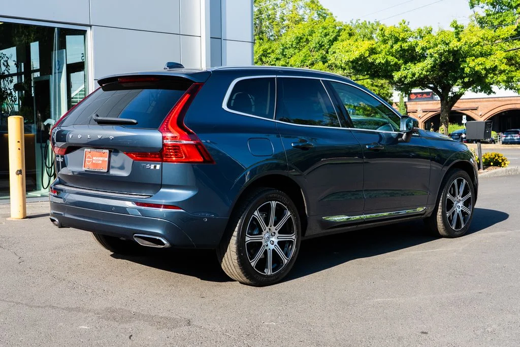 Used 2019 Blue Volvo T6 Inscription image 6