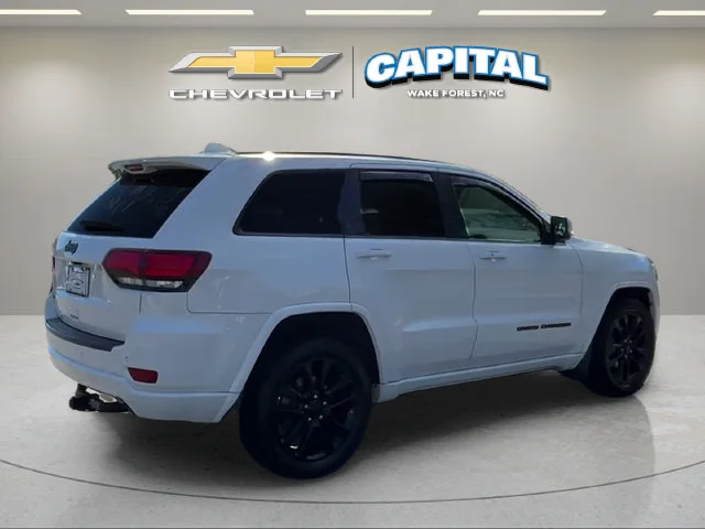 Used 2018 White Jeep Altitude image 5