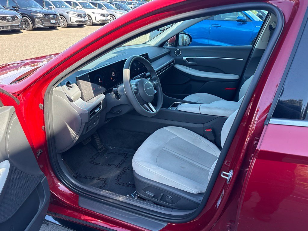 Used 2024 Red Hyundai SEL image 13
