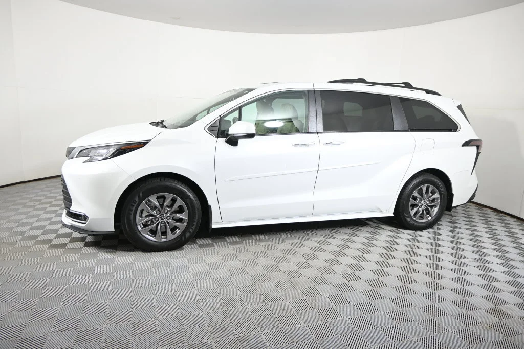Used 2023 Toyota Sienna XLE with VIN 5TDJSKFCXPS081219 for sale in Forest Lake, Minnesota