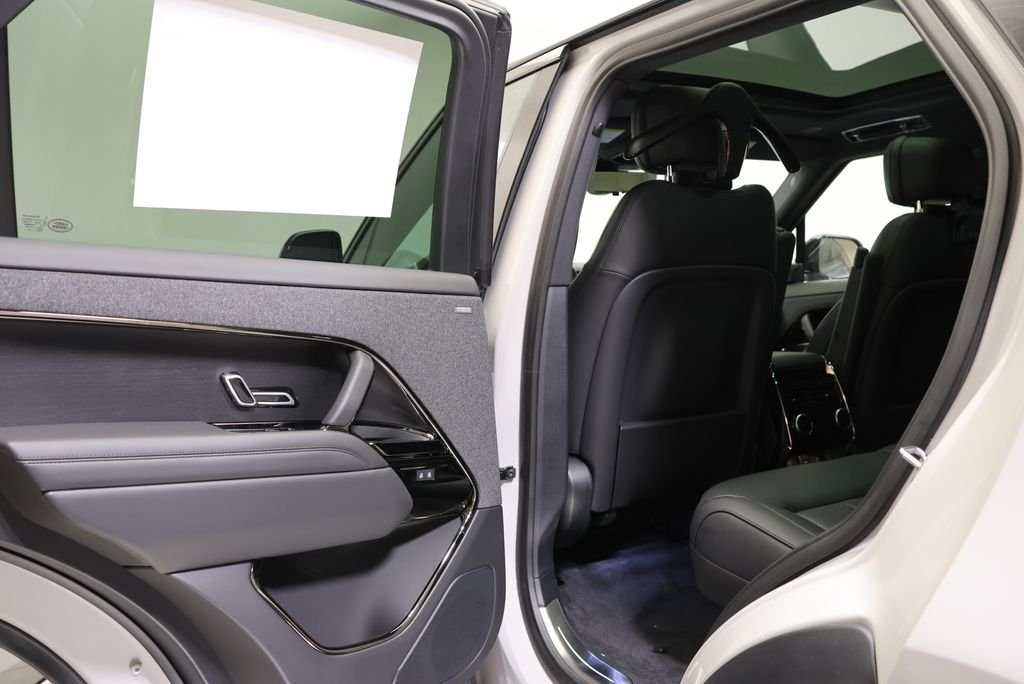 New 2026 Borasco Grey Land Rover Dynamic SE image 32