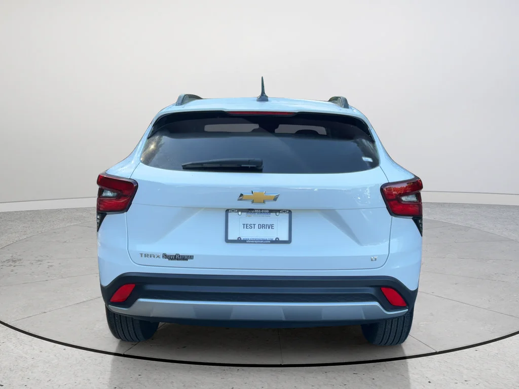 2025 Chevrolet Trax LT - Photo 8