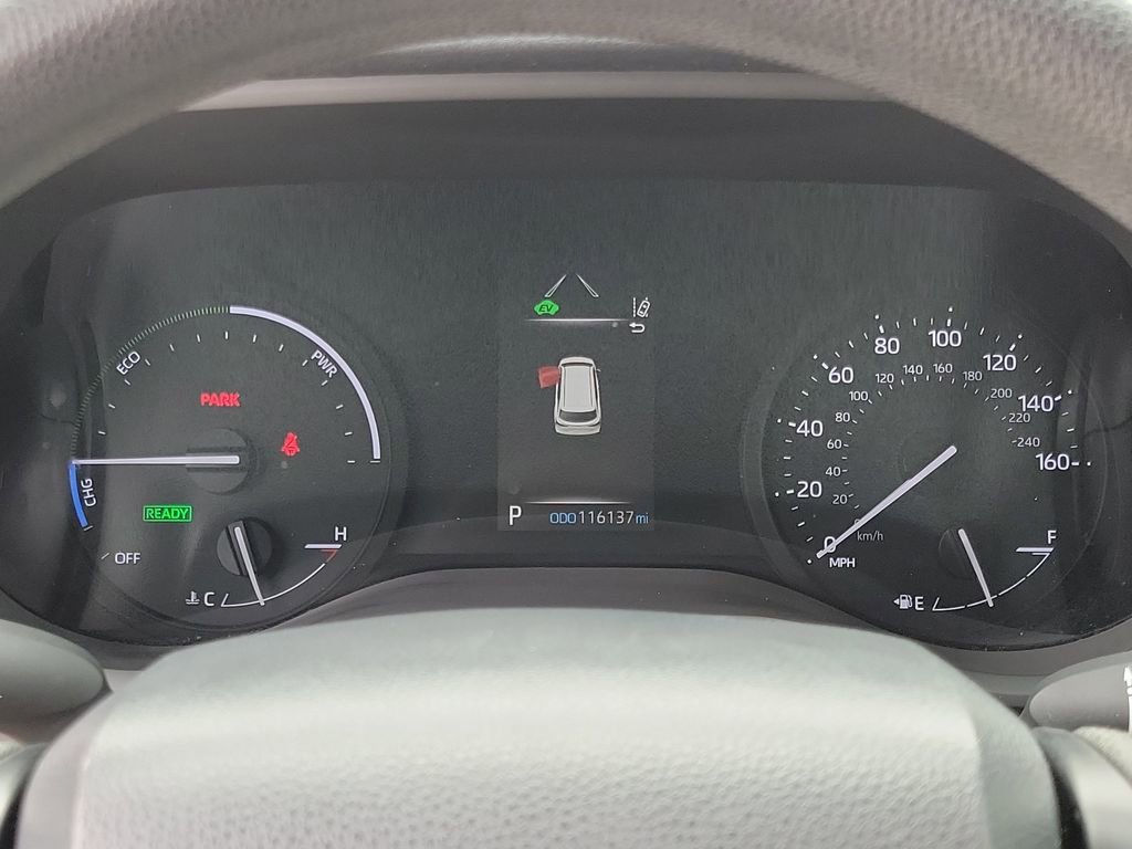 Used 2022  Toyota LE image 25