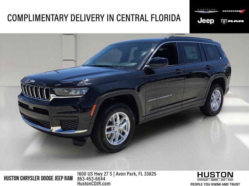 New 2026 Diamond Black Crystal Pearl-Coat Exterior Paint Jeep LAREDO 4X2 image 1