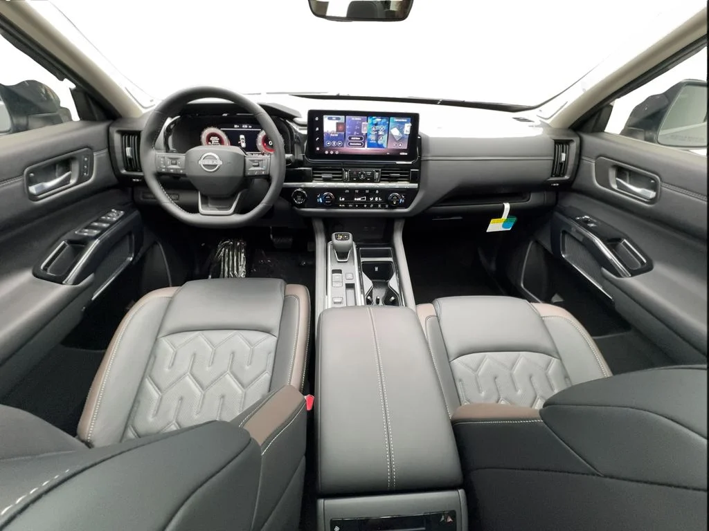 Used 2026 Gray Nissan Platinum image 42