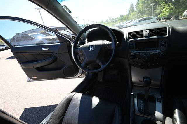 Used 2007 Silver Honda EX-L image 24