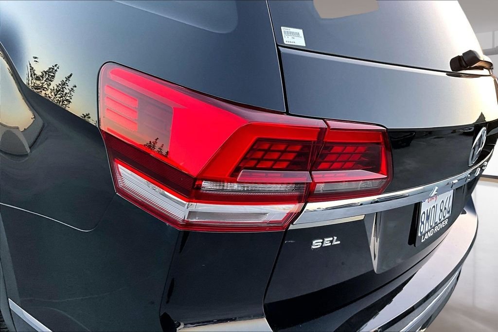 Used 2019 Deep Black Volkswagen 3.6L V6 SEL R-Line image 21
