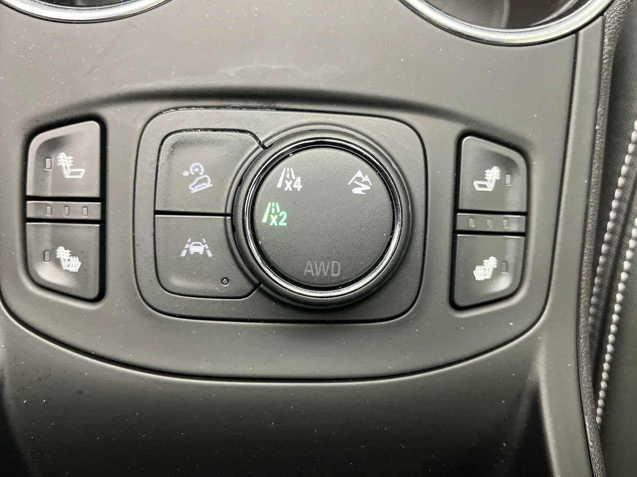 2024 GMC Terrain SLT - Photo 17