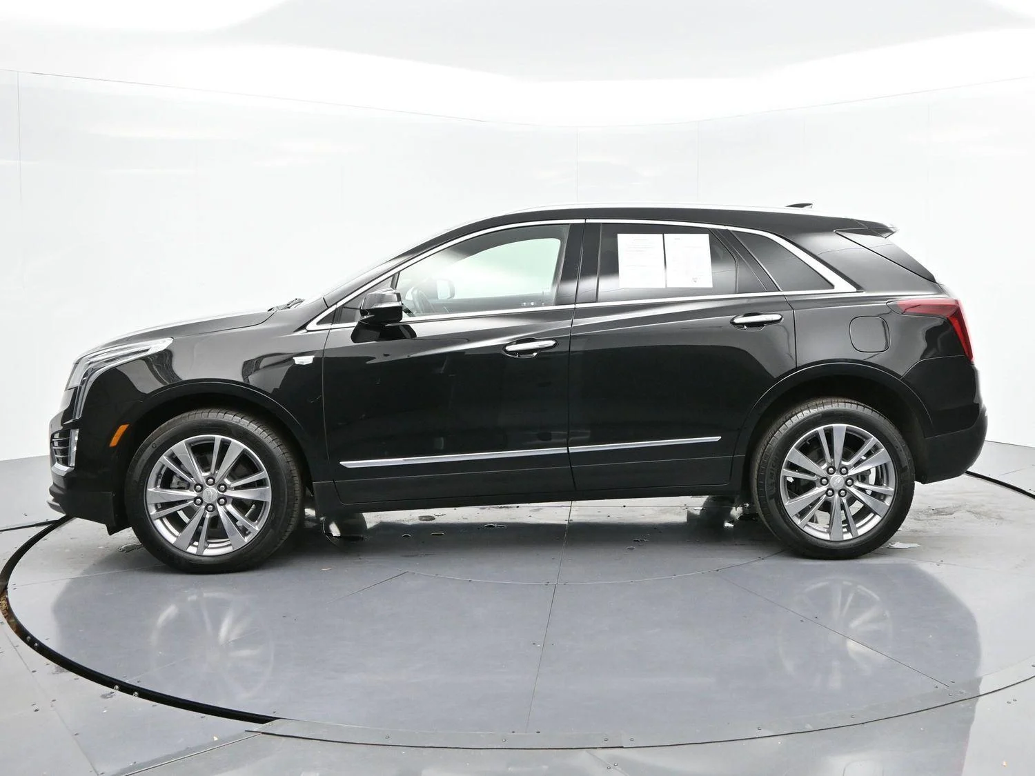 Used 2025 Stellar Black Metallic Cadillac Premium Luxury image 4