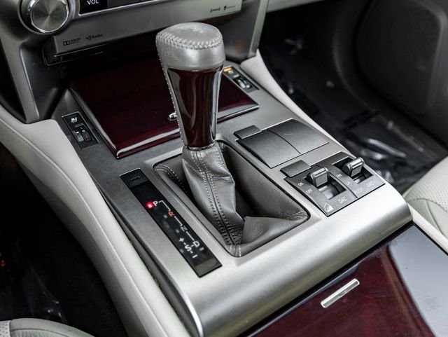 Used 2019 Starfire Pearl Lexus 460 image 21
