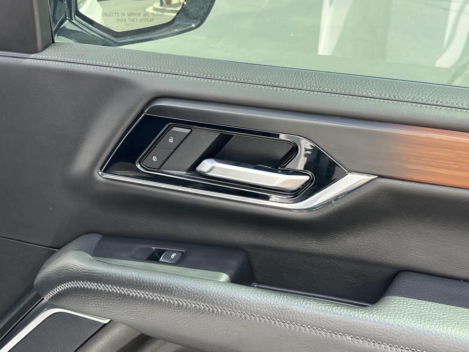 2025 GMC Yukon XL Denali - Photo 19