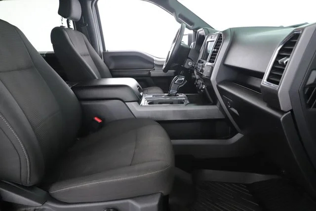Used 2016 White Ford XLT image 29