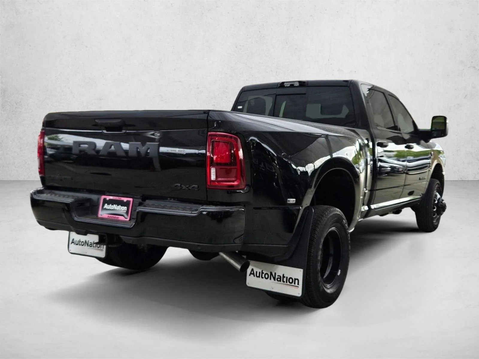 New 2026 Diamond Black Crystal Pearl-Coat Exterior Paint RAM Lone Star image 2