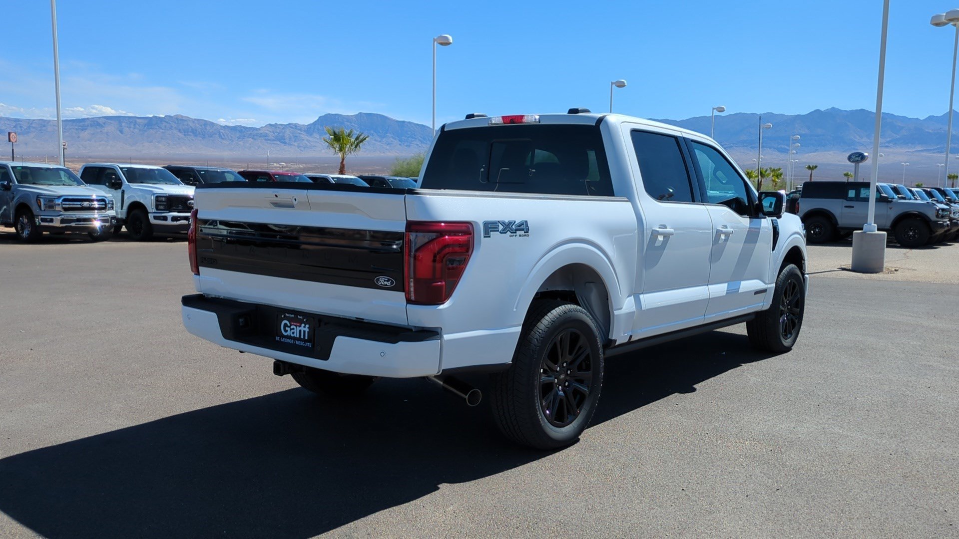 New 2026 Star White Metallic Tri-Coat Ford Platinum image 3