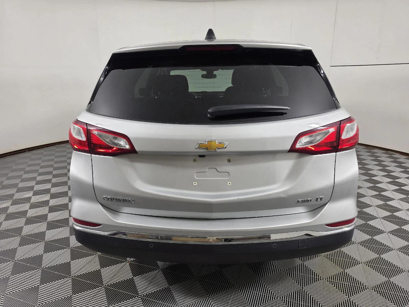 Used 2020 Silver Ice Metallic Chevrolet LT image 9