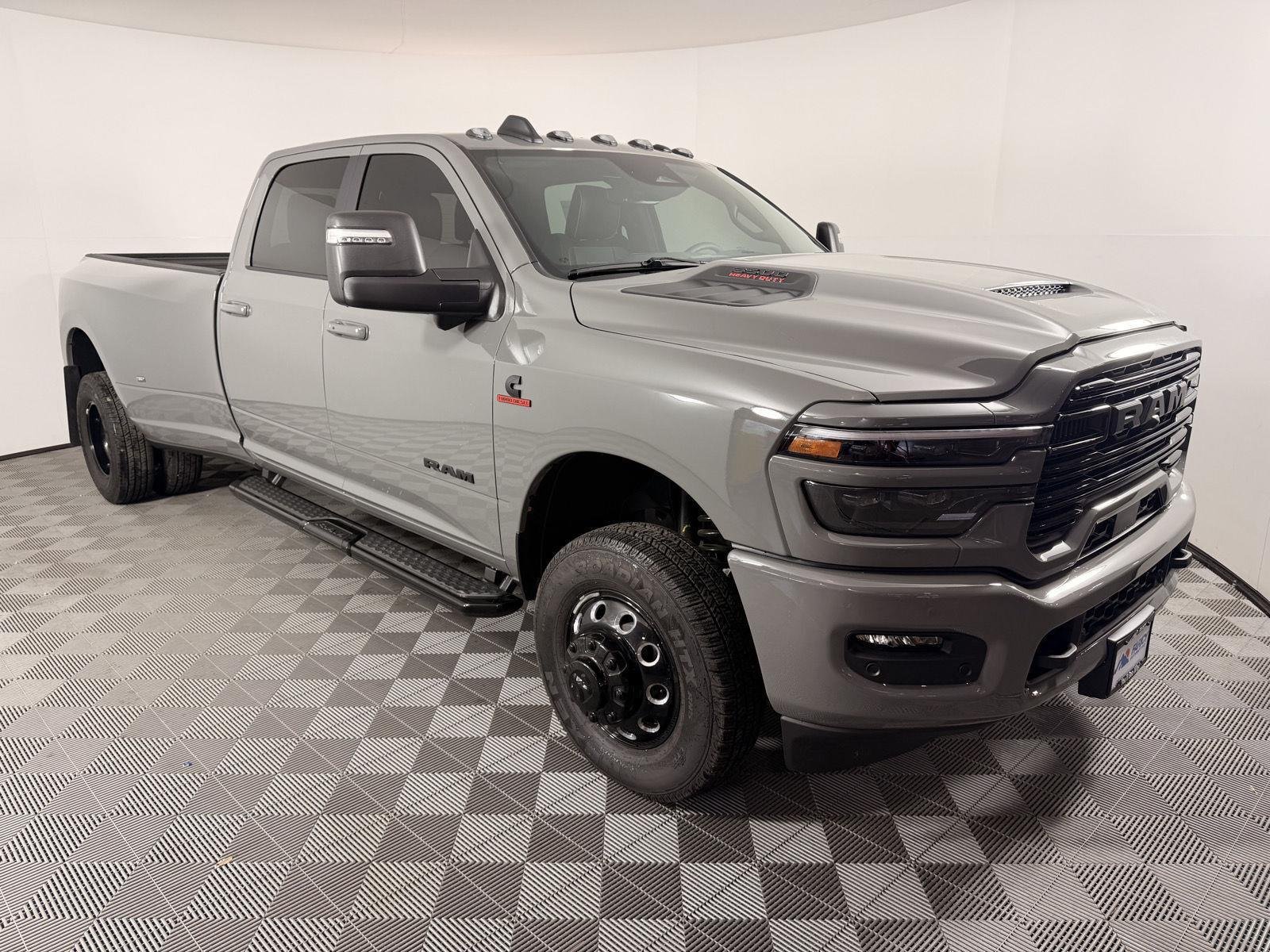 2026 RAM 3500 Laramie - Photo 10