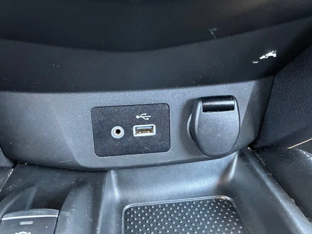 Used 2020 Scarlet Ember Tin Nissan SV image 28