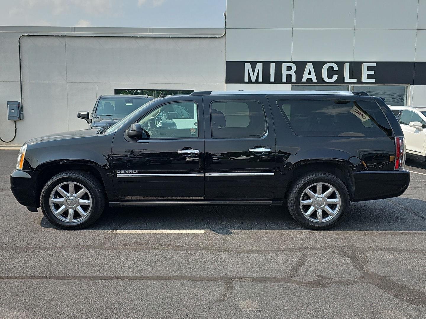 Used 2014 Onyx Black GMC Denali image 3