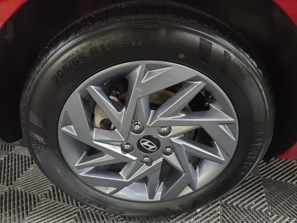 Used 2024 Red Hyundai SEL image 15
