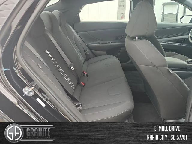 2025 Hyundai Elantra SEL - Photo 35