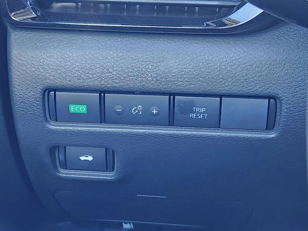 2025 Nissan Sentra SR - Photo 24