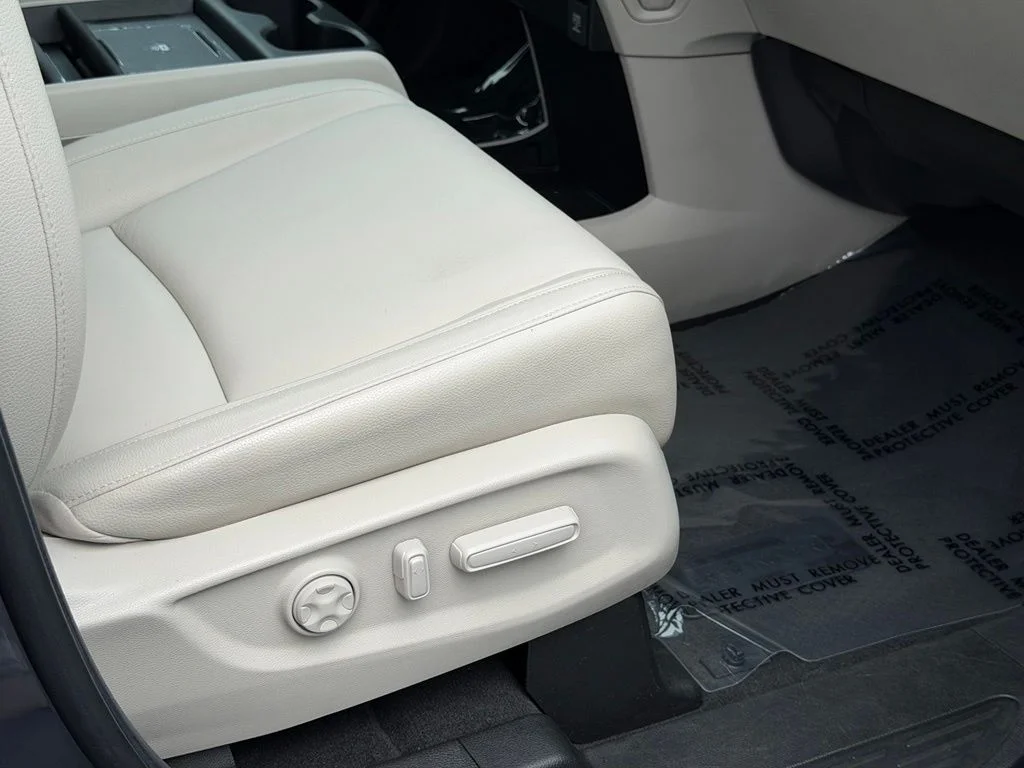 Used 2025  Honda EX-L image 19
