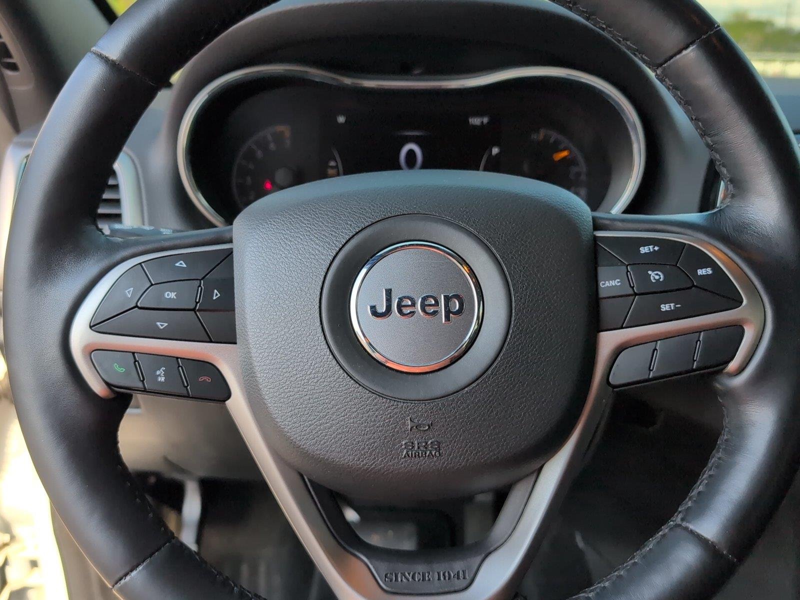 Used 2022 Bright White Clearcoat Jeep Laredo X image 25
