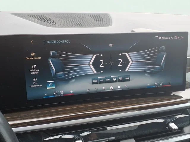 Used 2025  BMW xDrive50e image 8