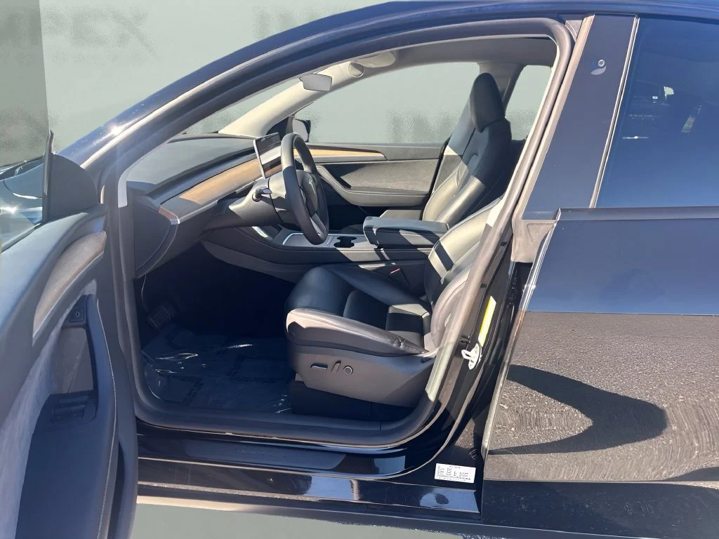 Used 2023 Black Tesla Long Range image 9
