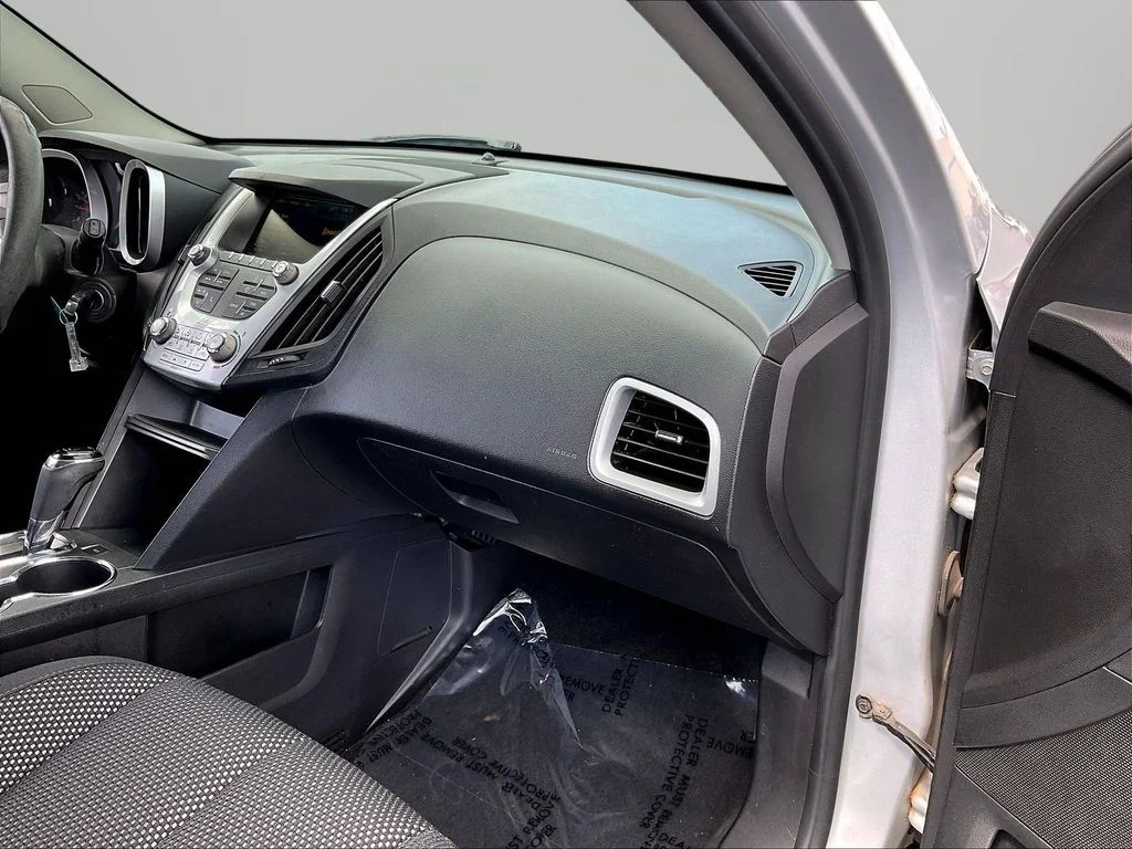 Used 2016 Silver Ice Metallic Chevrolet LS image 29