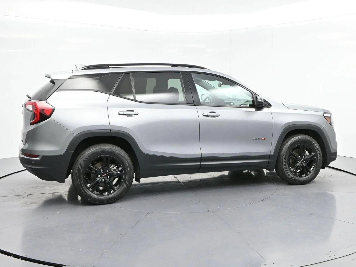 Used 2023 Sterling Metallic GMC AT4 image 8