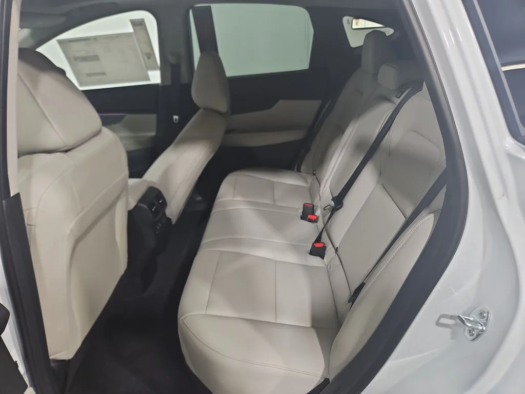 New 2026 Everest White Pearl TriCoat Nissan SL image 26