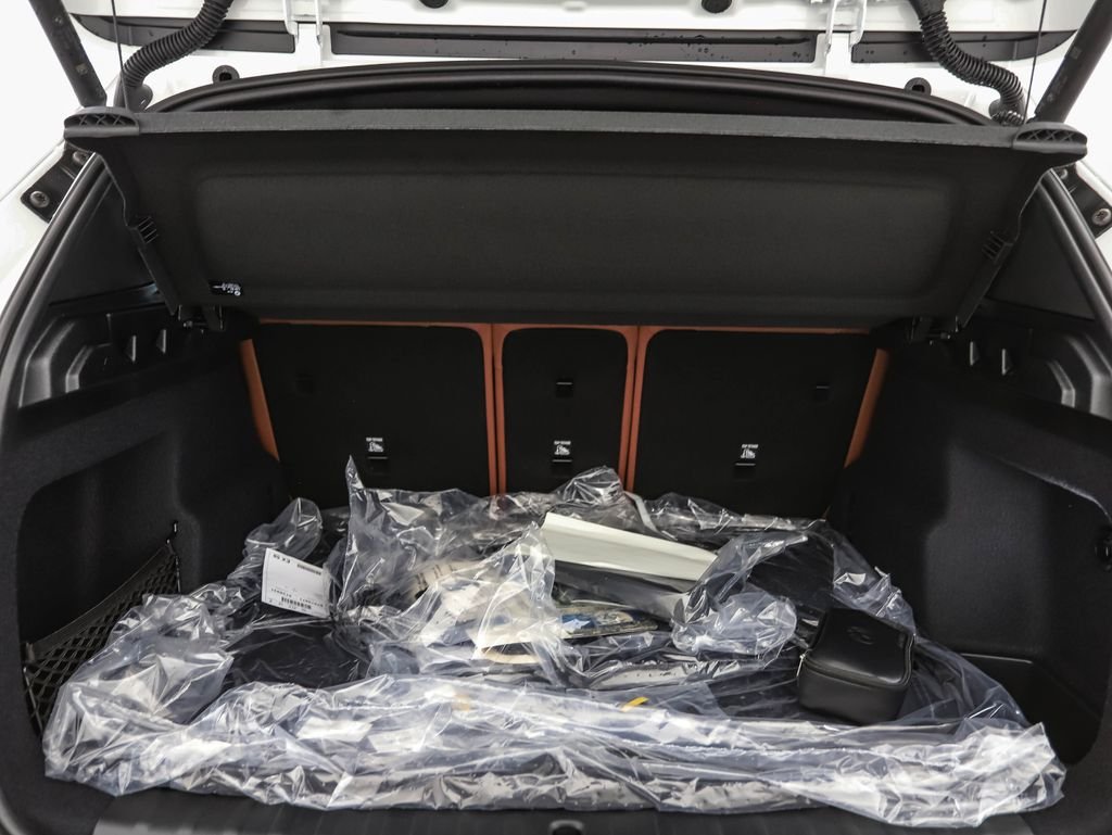 New 2026 White Metallic BMW xDrive28i image 24