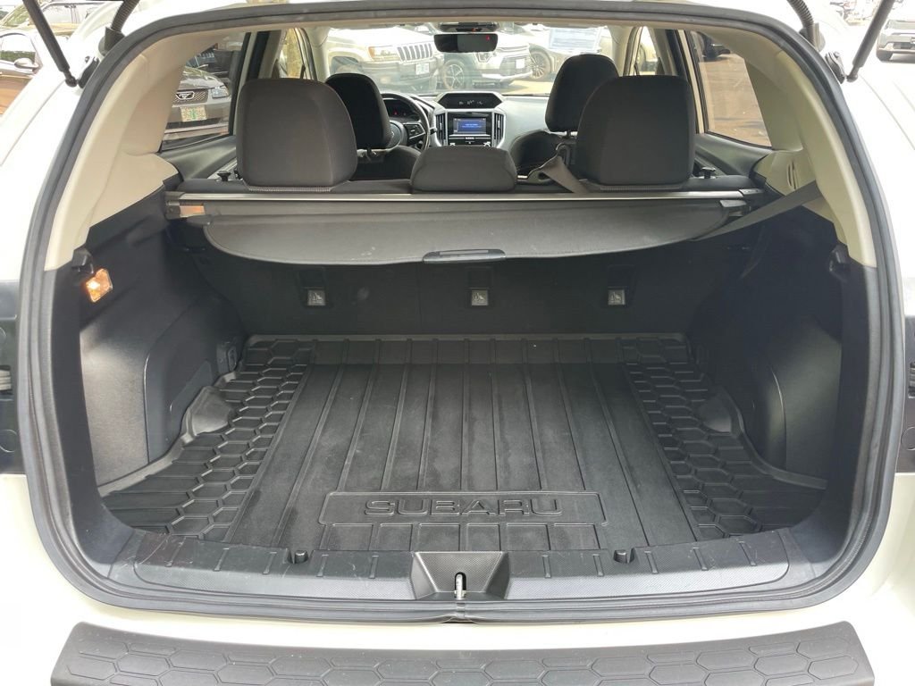 Used 2018 Crystal White Pearl Subaru 2.0i Premium image 19