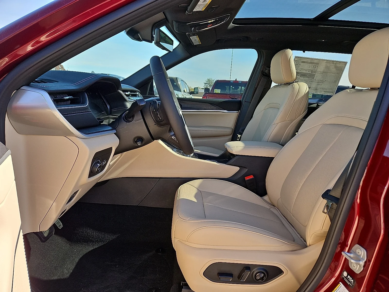 New 2025 Velvet Red Pearlcoat Jeep L LIMITED 4X4 image 12