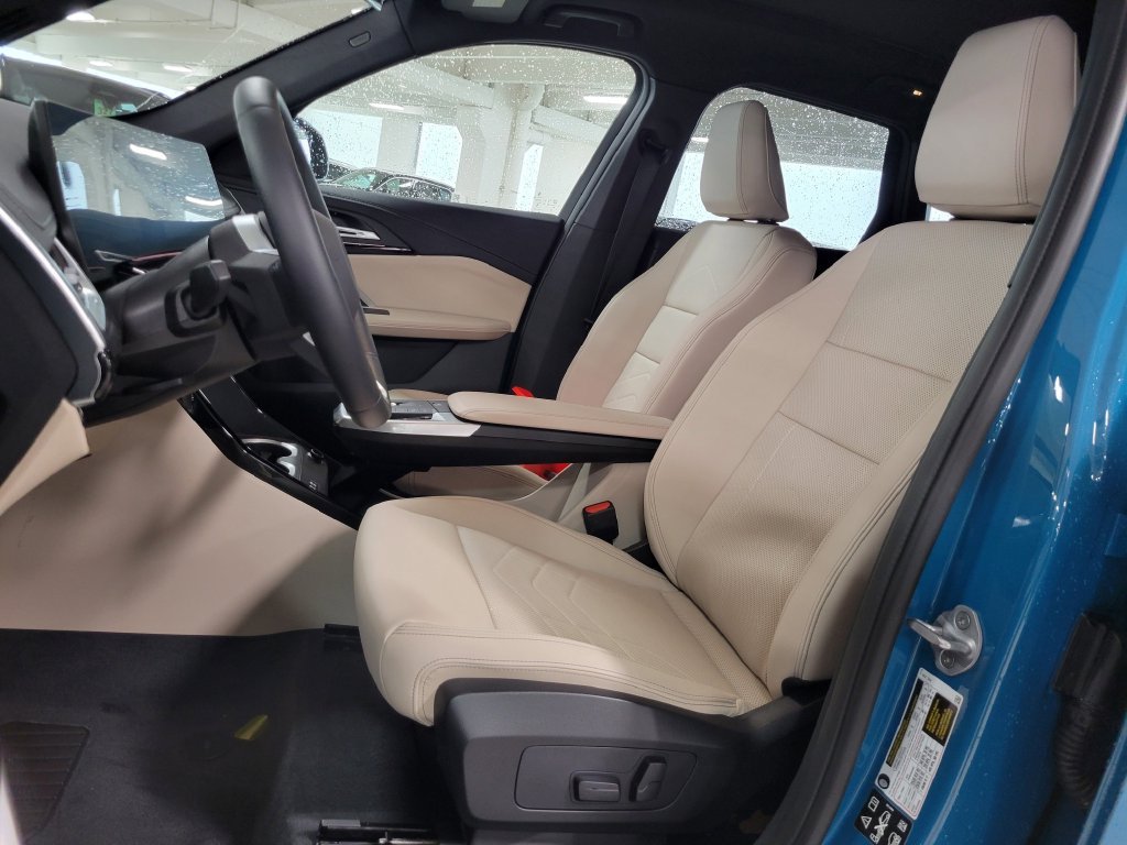 Certified Used 2025 Blue Bay Lagoon Metallic BMW xDrive28i image 8