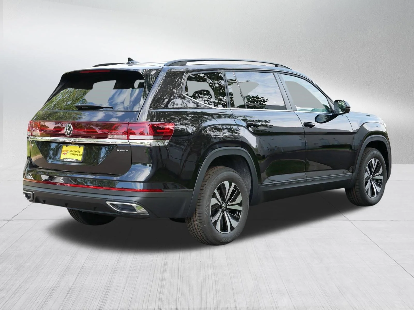 New 2026 Deep Black Pearl Volkswagen 2.0T SE image 4