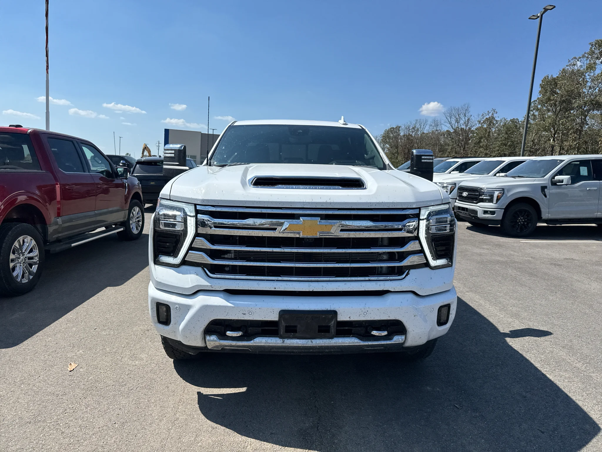 Used 2026 Summit White Chevrolet High Country image 2