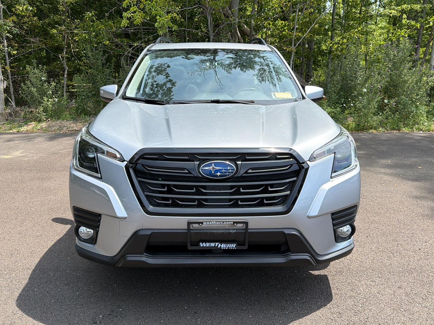Used 2023 Ice Silver Metallic Subaru Premium image 13