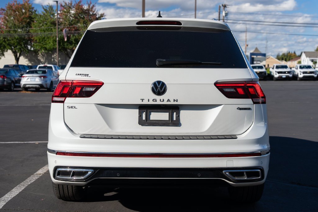 Used 2022 Oryx White Pearl Volkswagen 2.0T SEL R-Line image 5