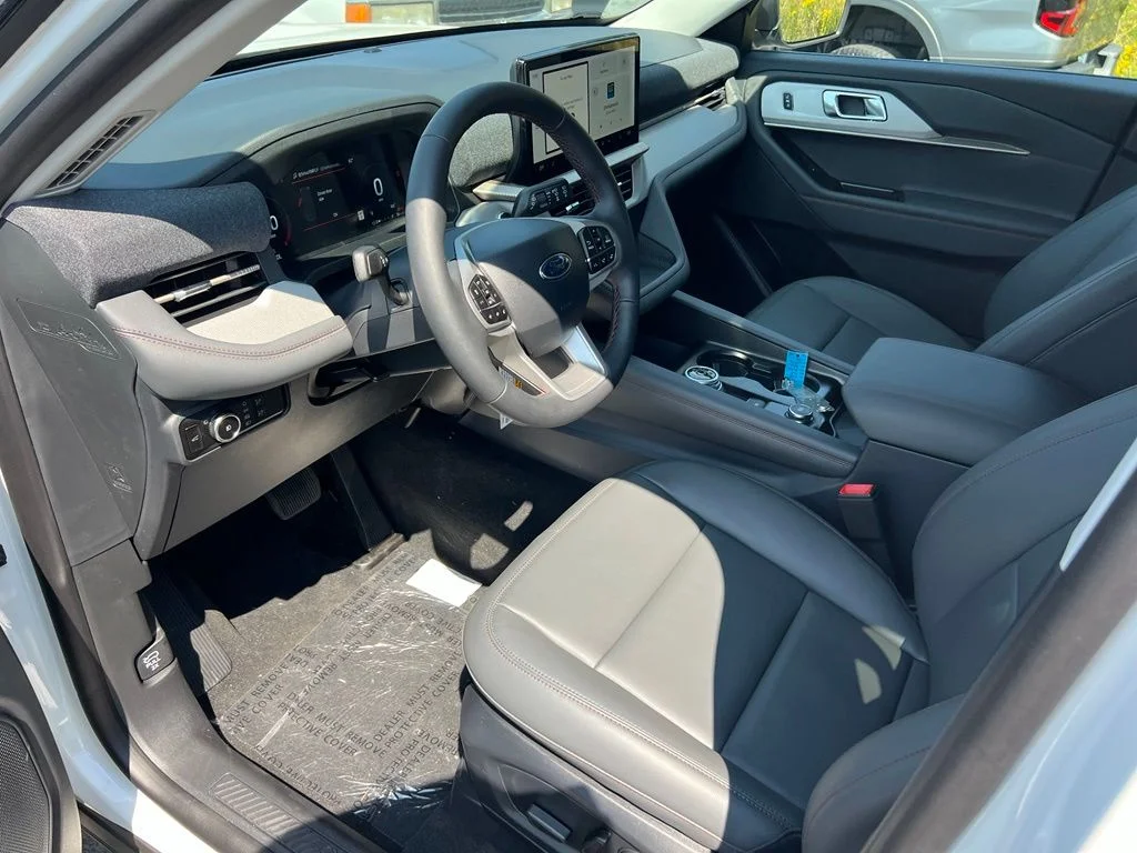 New 2026 Star White Metallic Tri-Coat Ford Active image 11