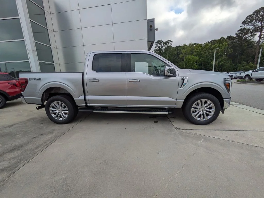 New 2026 Iconic Silver Metallic Ford Lariat image 3