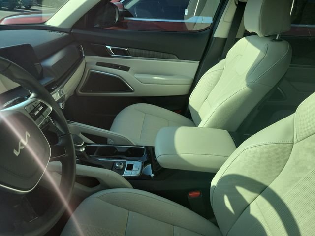 Used 2025 Midnight Kia EX image 10