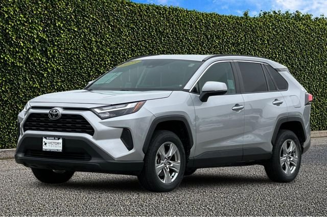 Used 2025 Silver Toyota XLE image 8