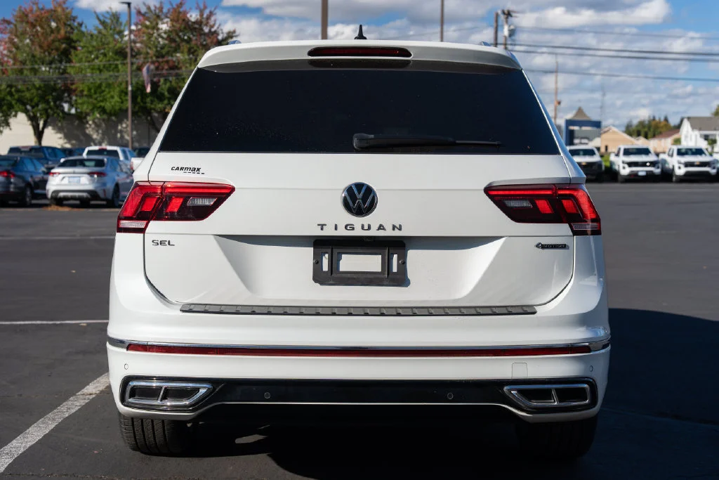Used 2022  Volkswagen 2.0T SEL R-Line image 5