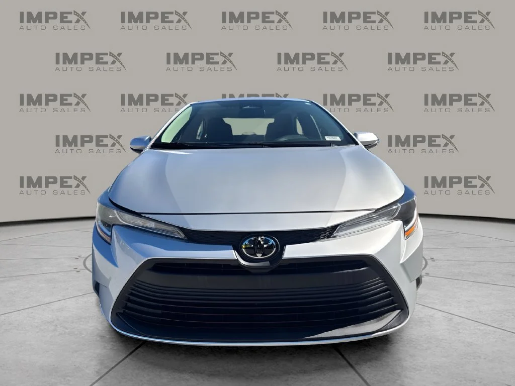 Used 2025 Silver Toyota LE image 8