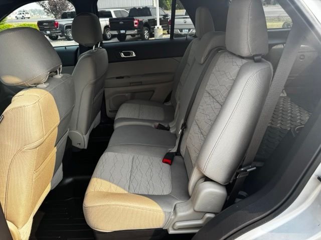 Used 2015 Silver Ford Base image 10